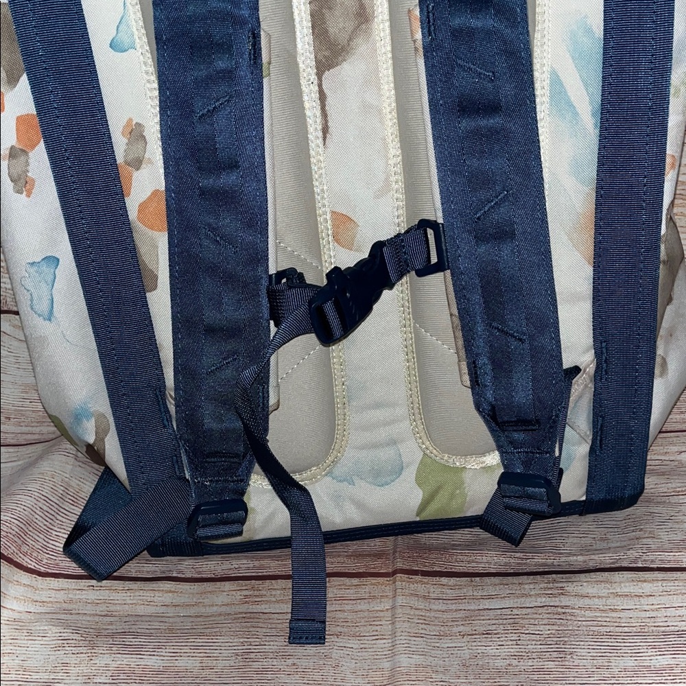 The North Face Roadsoda Waterproof Backpack - Picture 6 of 12